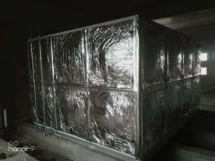 无棣县碣石山24立方玻璃钢橡塑保温水箱